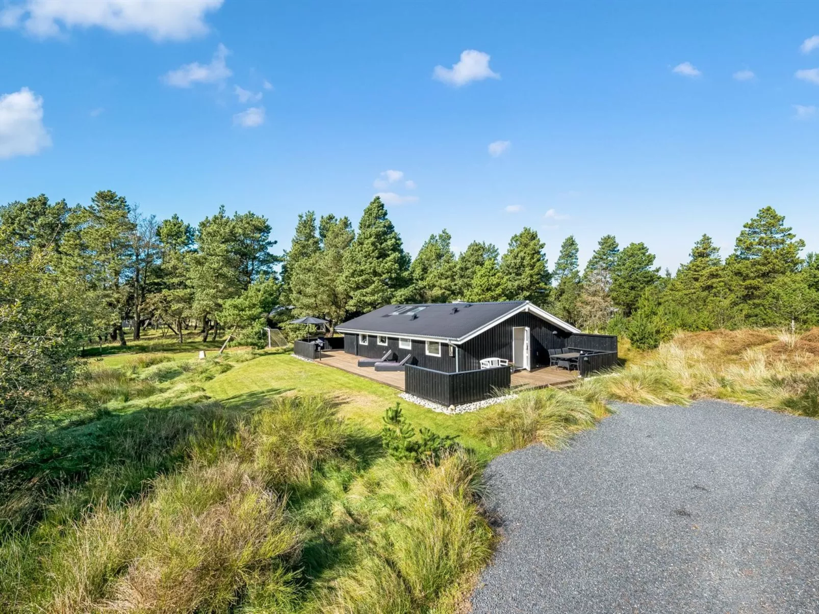 "Eirik" - 2.5km from the sea-Buiten