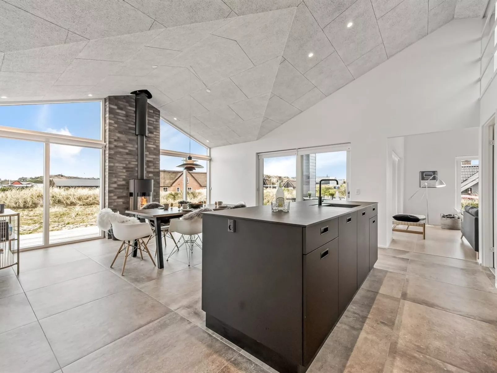 "Chenoa" - 350m from the sea-Binnen