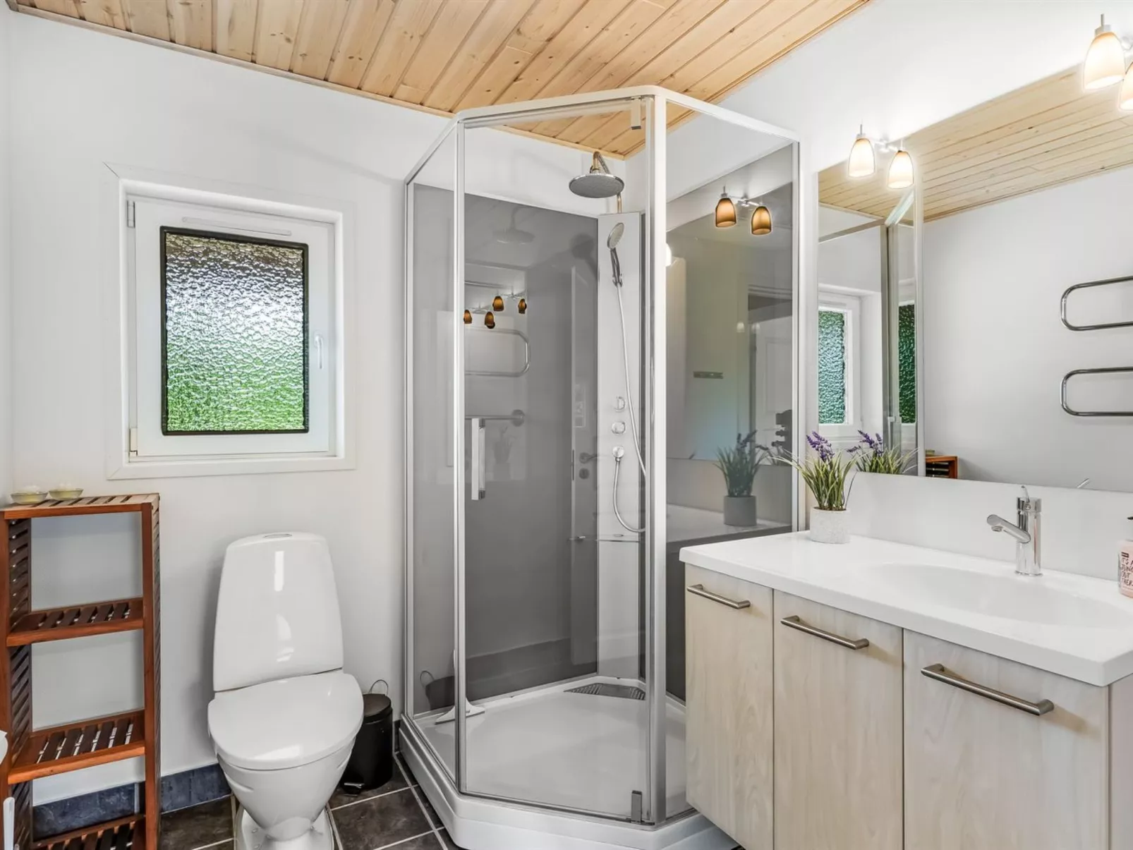 "Ara" - 1.4km from the sea-Binnen