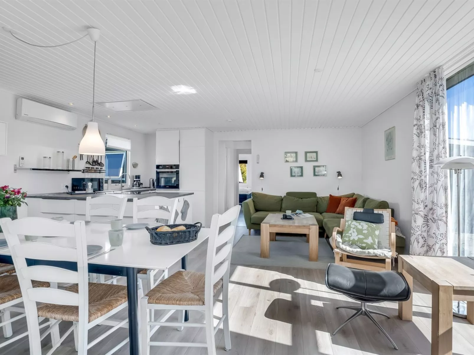 "Stina" - 600m from the sea-Binnen