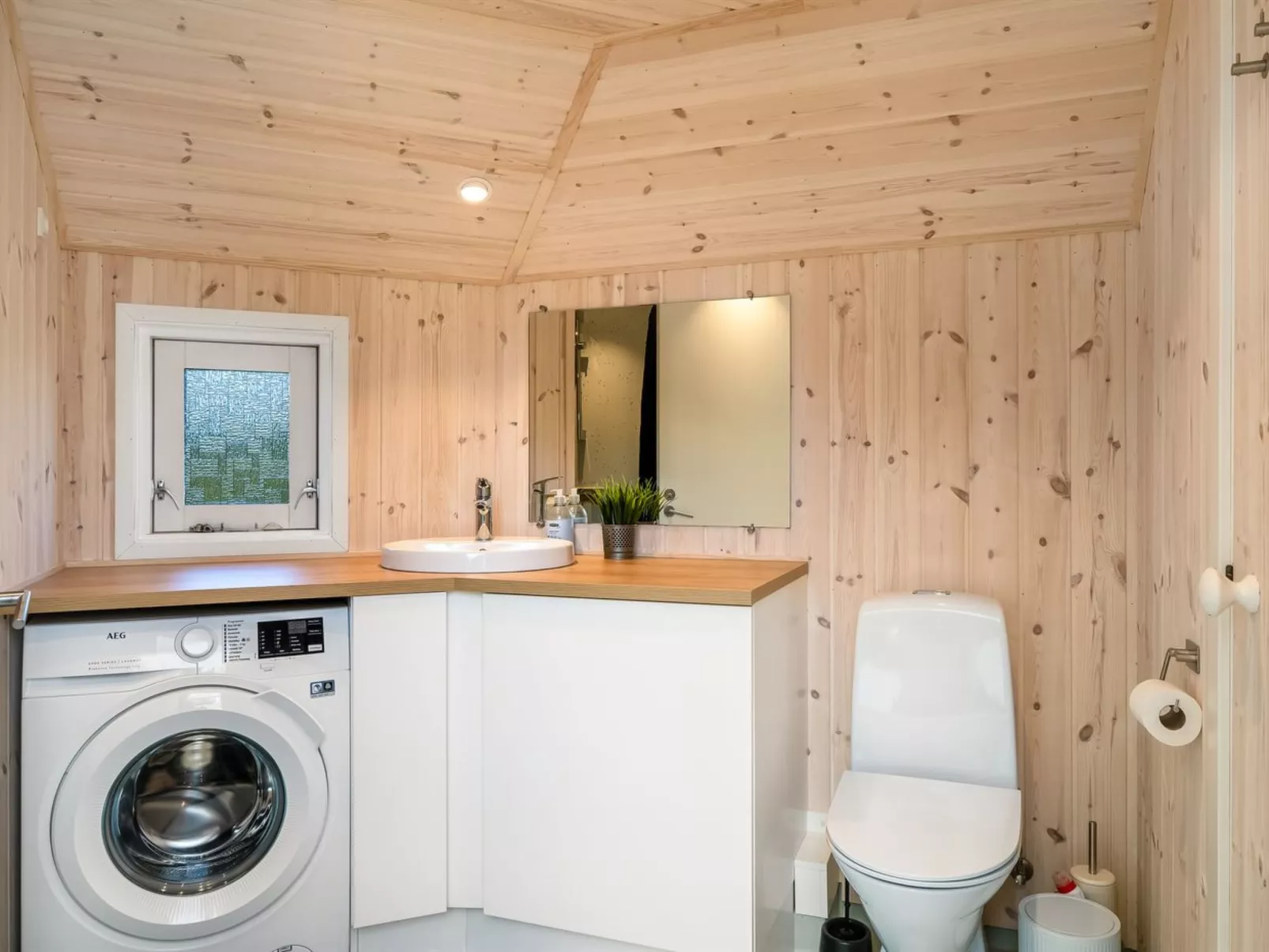 "Pihla" - 1.1km from the sea-Binnen