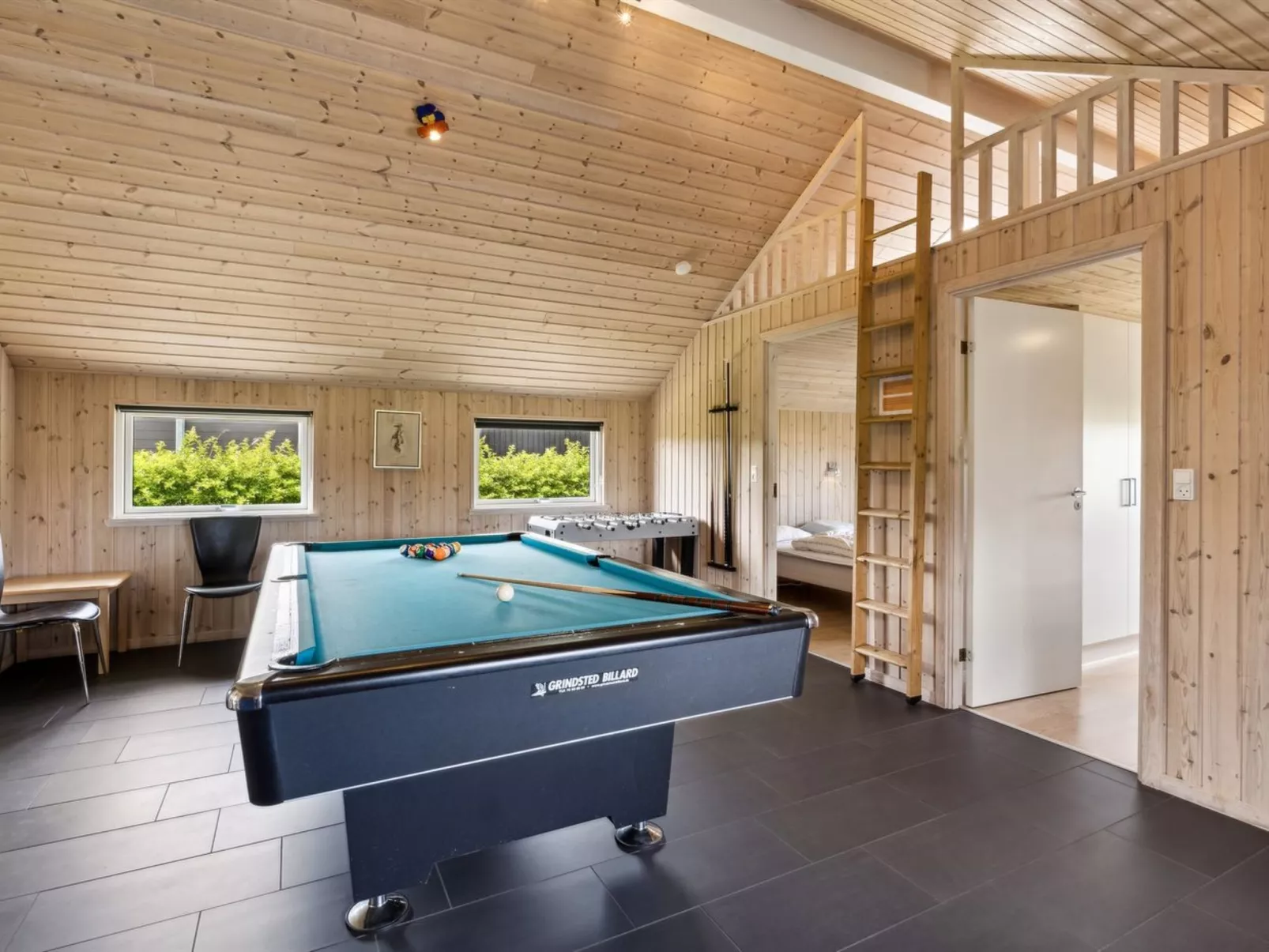 "Edzard" - 800m from the sea-Binnen