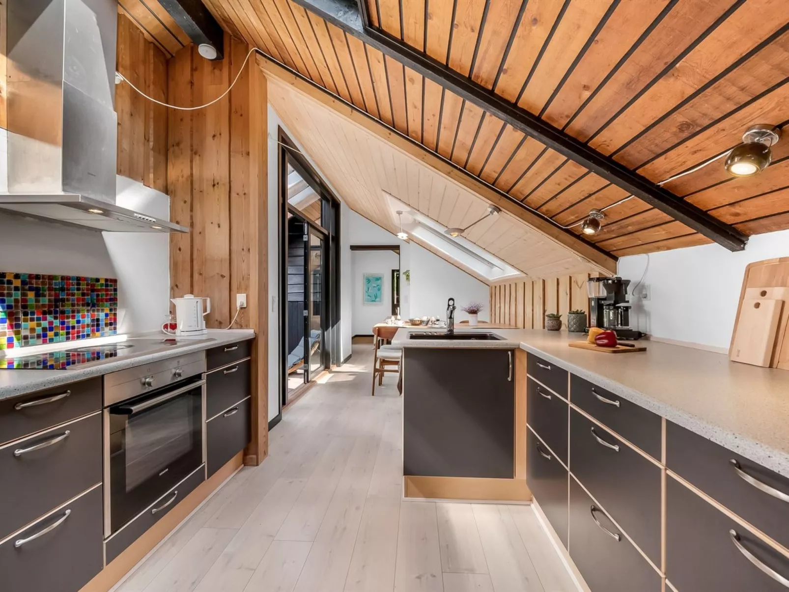 "Kadife" -  from the sea-Binnen