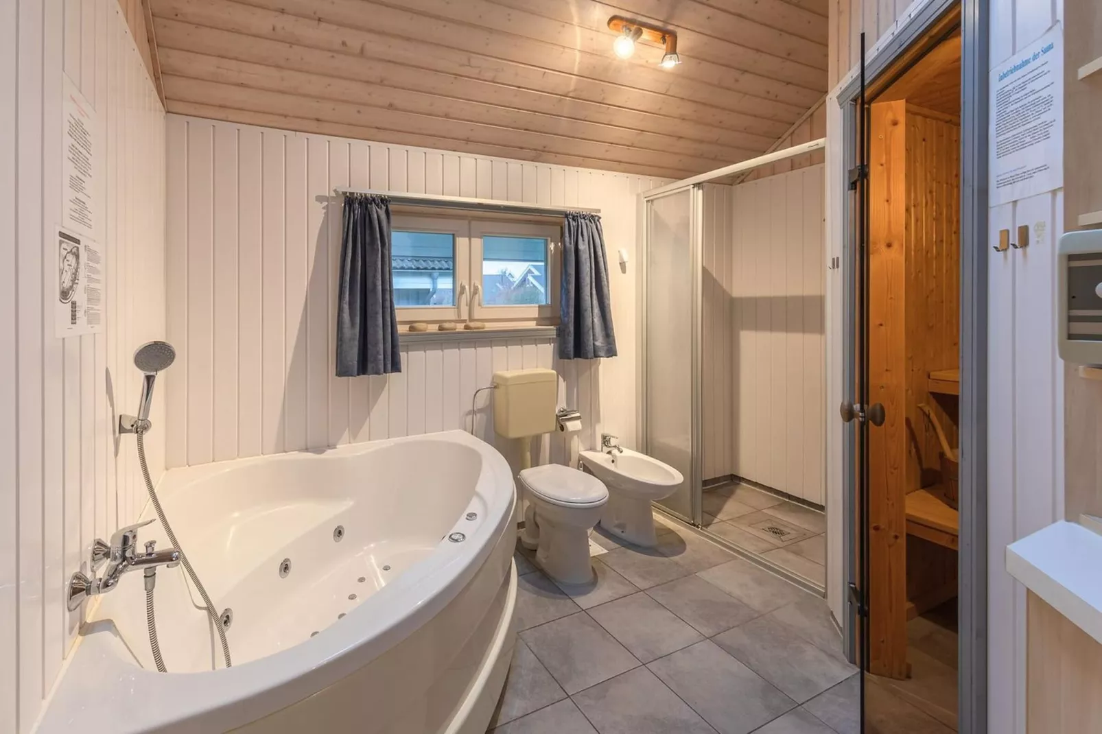 Ferienhaus Seeschwalbe-Classic 90 qm 3-Badkamer