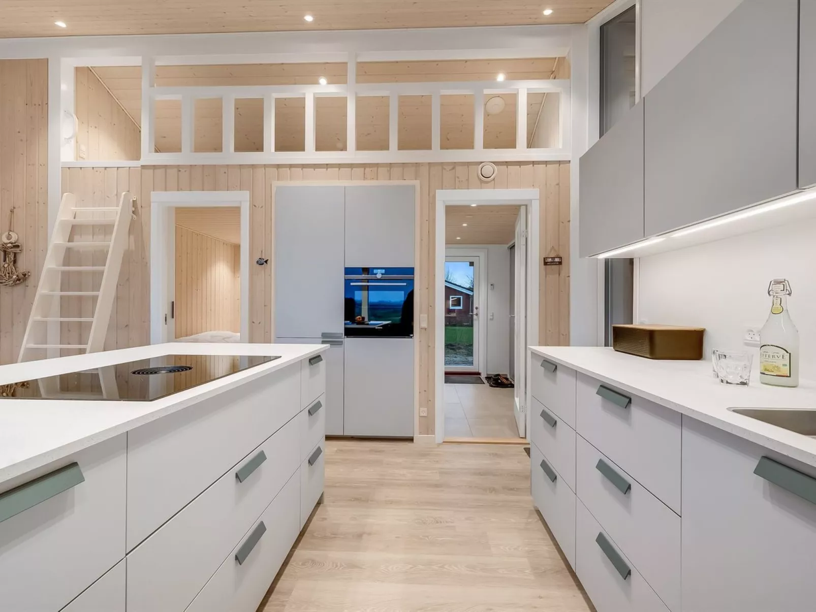 "Corina" - 850m to the fjord-Binnen