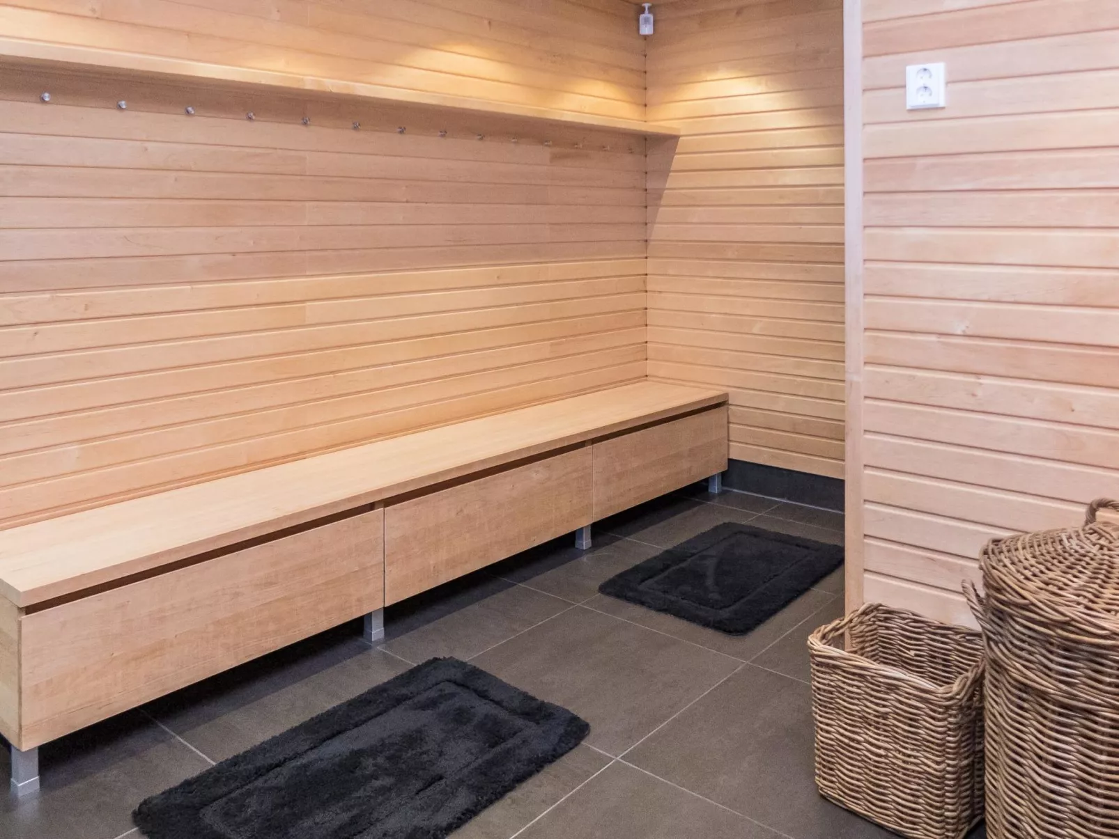 Holy lake chalet b-Binnen