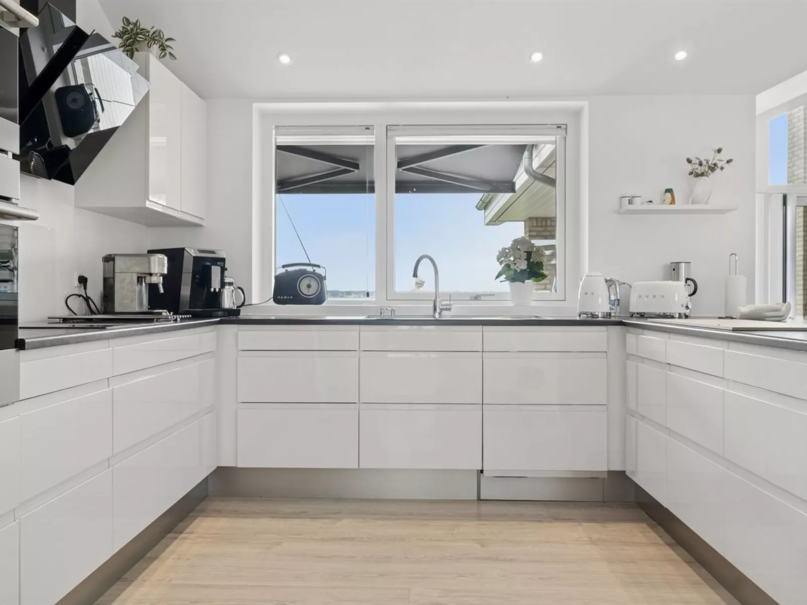 "Thyra" - 50m to the fjord-Binnen