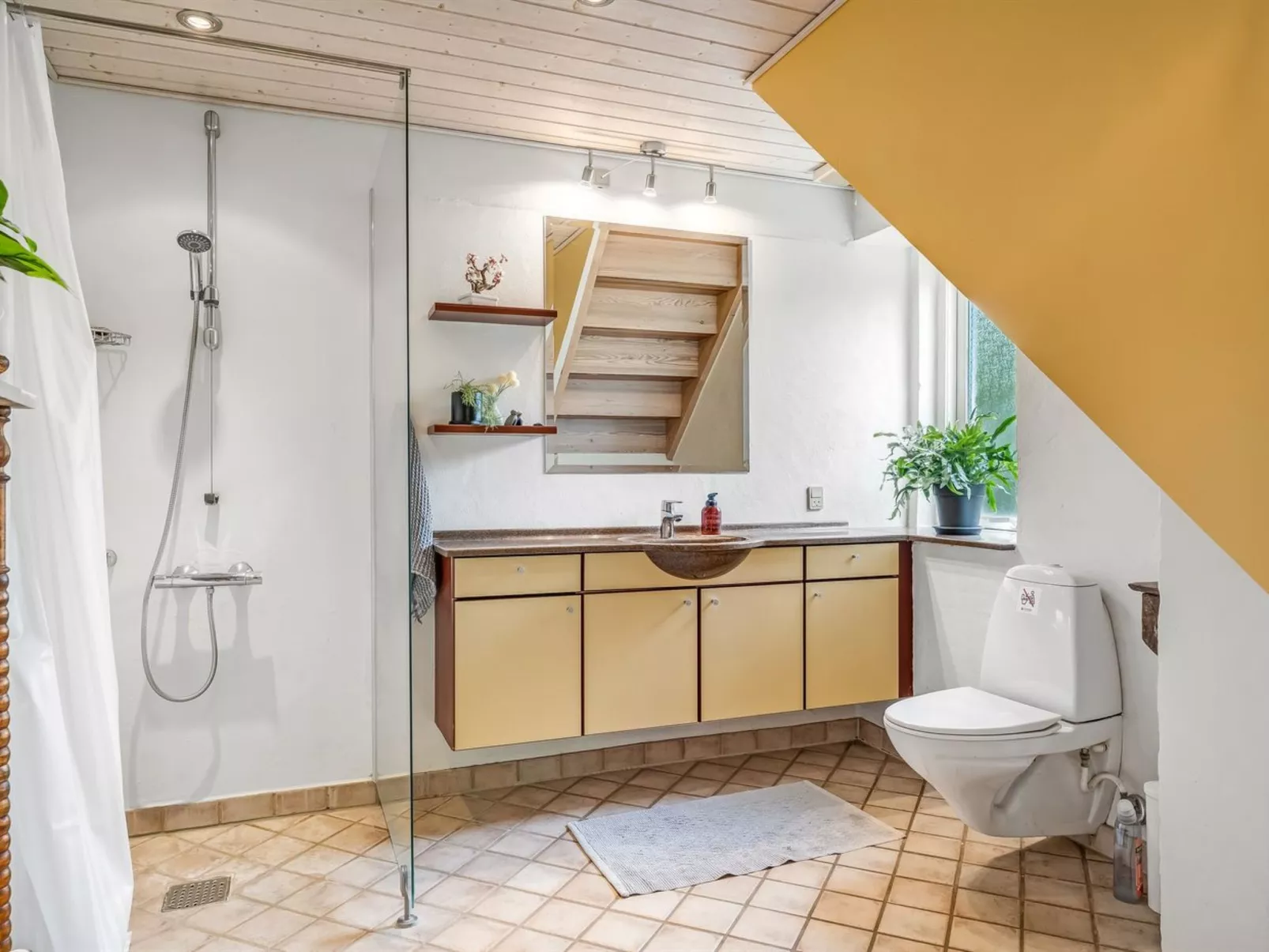 "Elza" - 2.5km from the sea-Binnen