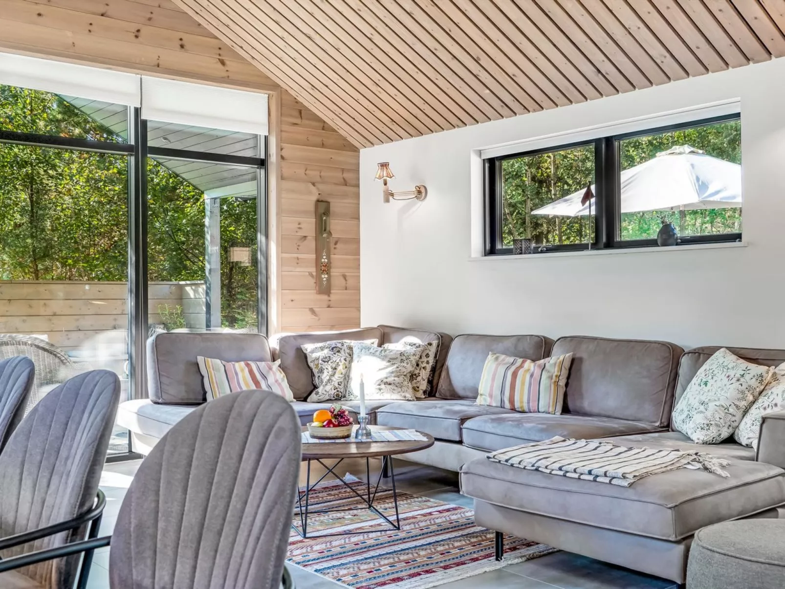 "Arbnora" -  from the sea-Binnen