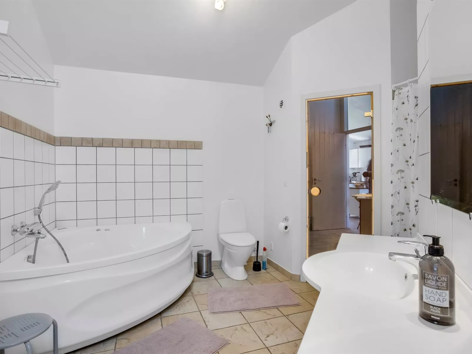 "Rouwen" - 120m from the sea-Binnen