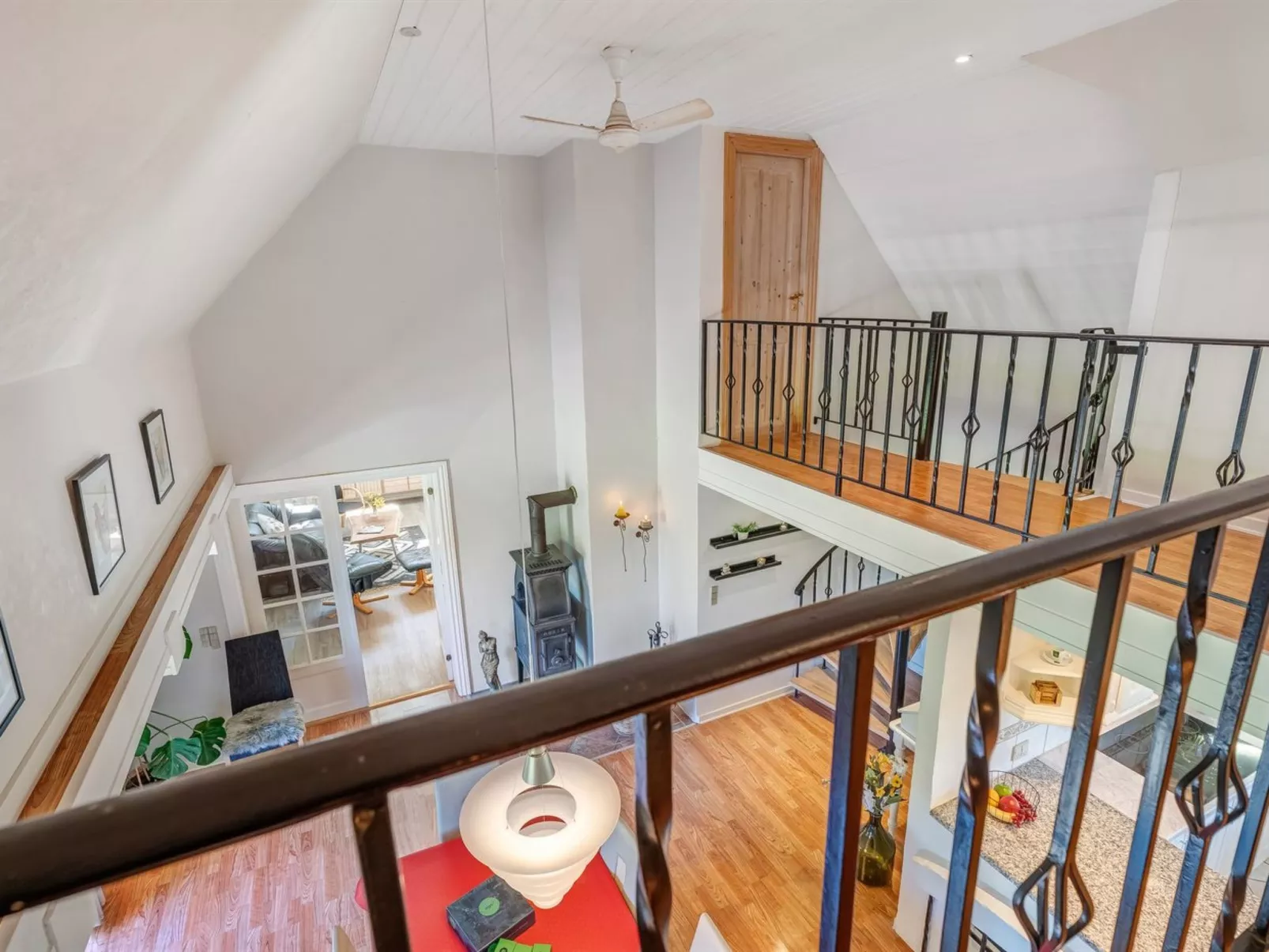 "Elia" - 5km to the fjord-Binnen