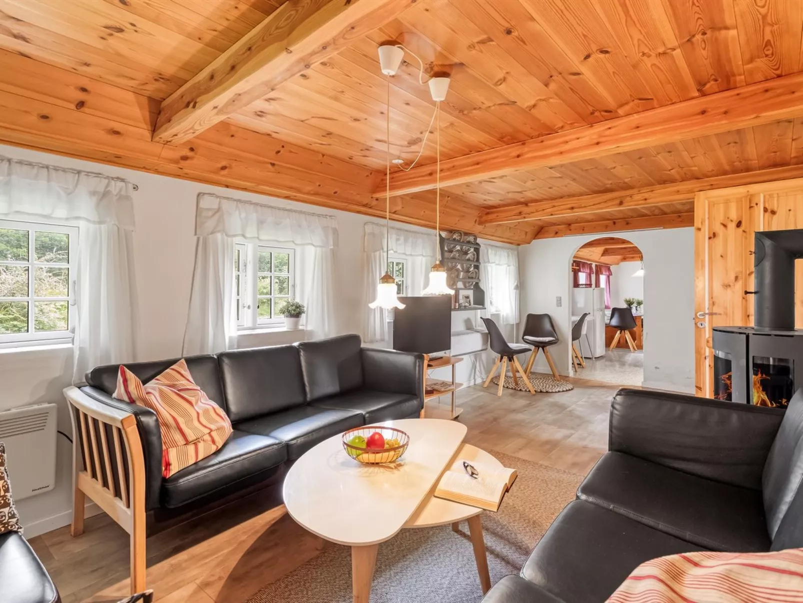 "Yrjö" - 2.5km from the sea-Binnen