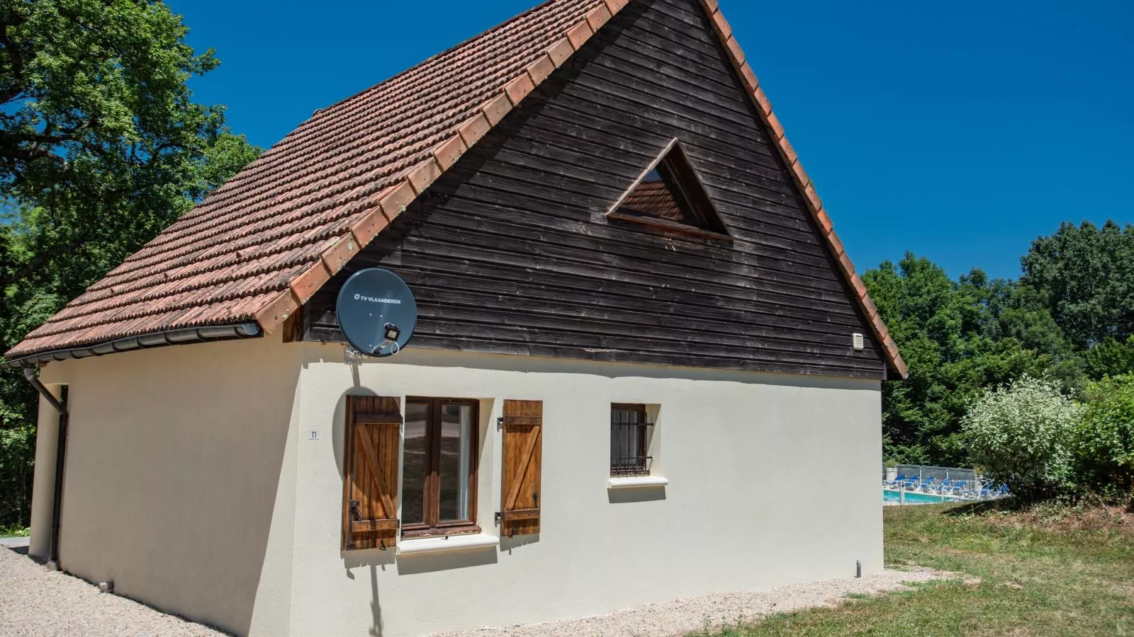 Lac Bleu huis nr 13-Buitenkant zomer