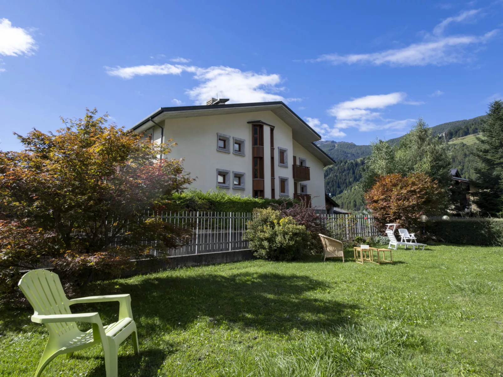 Monte Confinale Garden View-Buiten