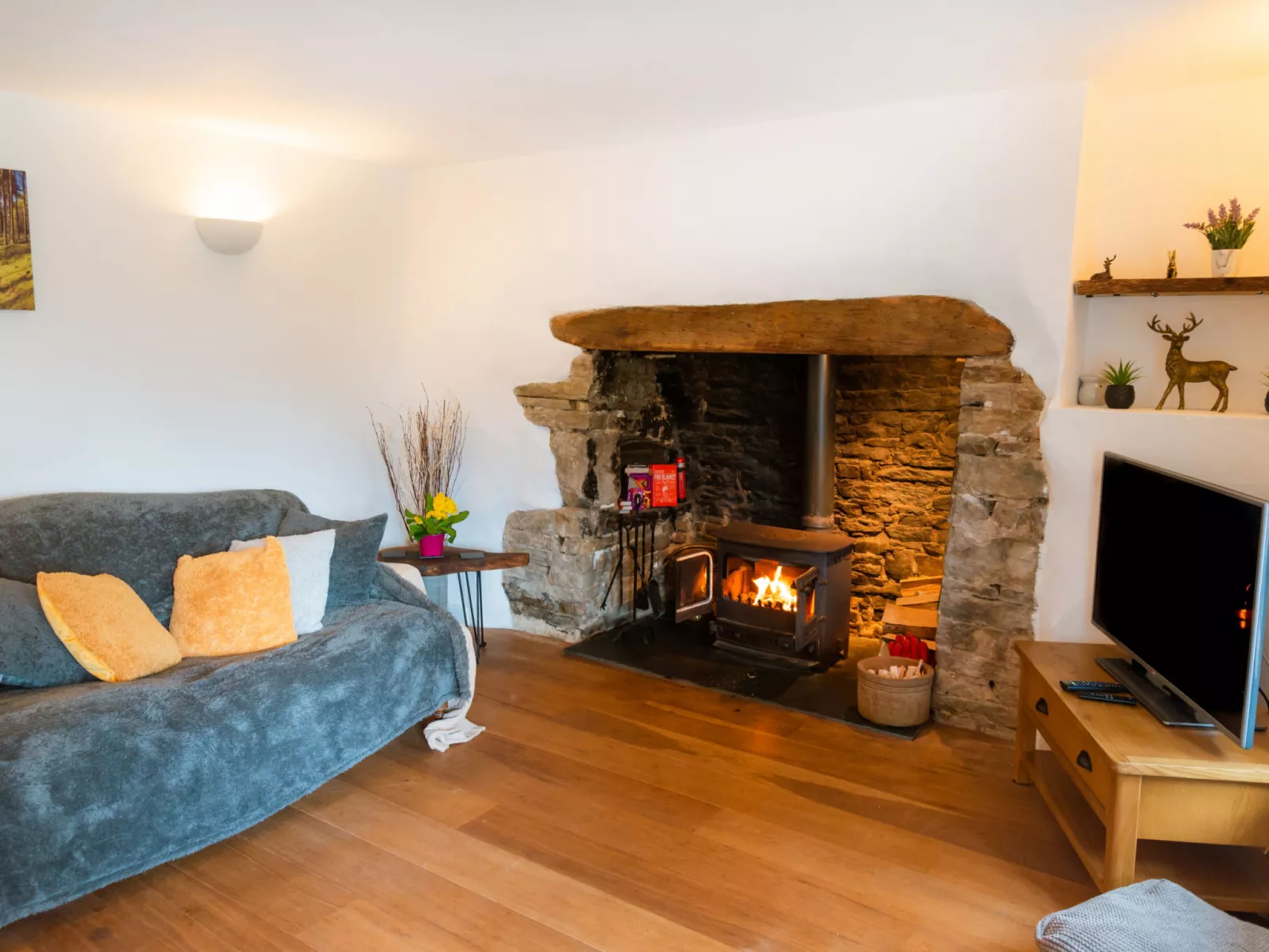 Court Cottage-Binnen