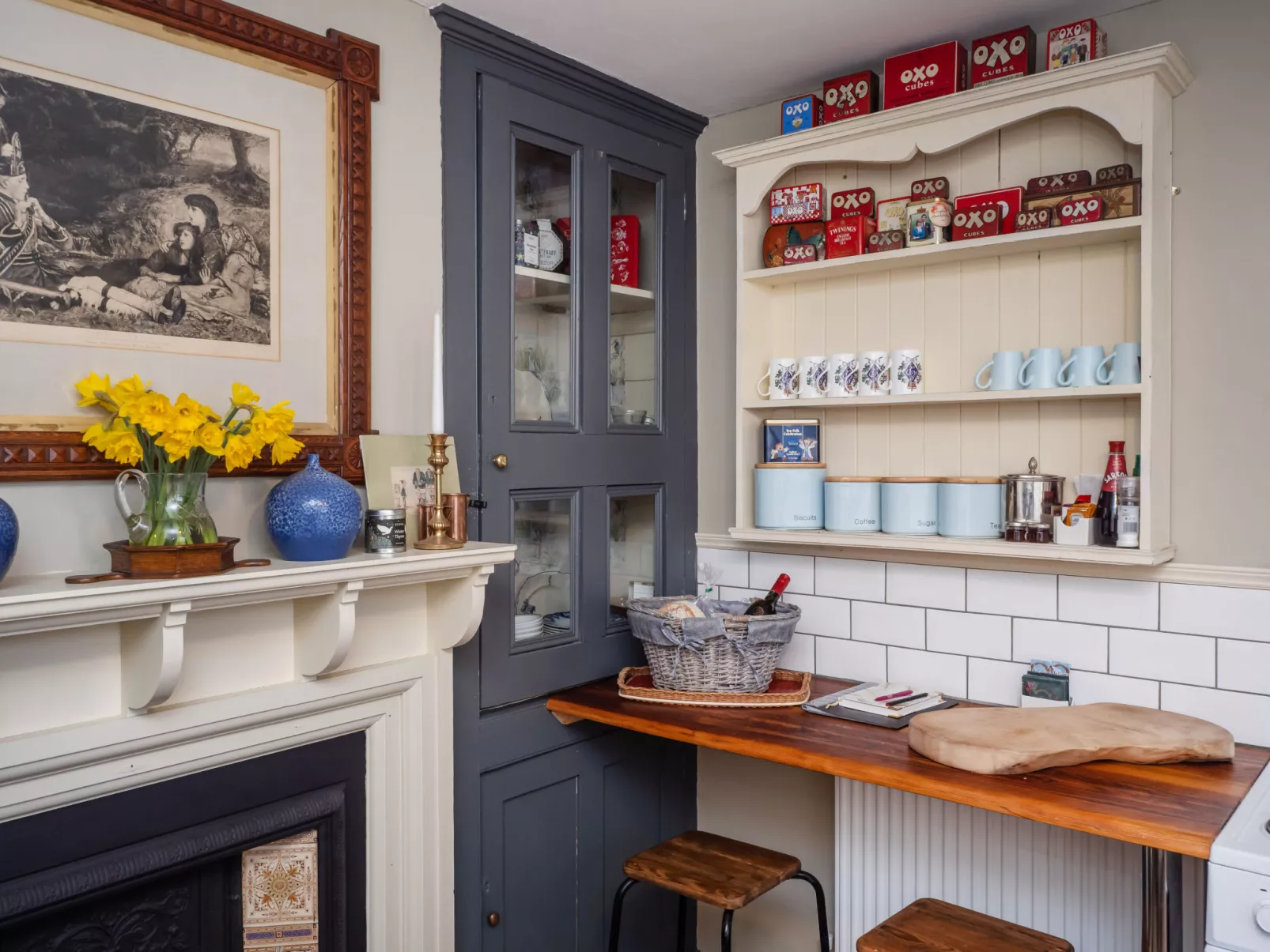 The Old Sunday School & Vestry-Binnen