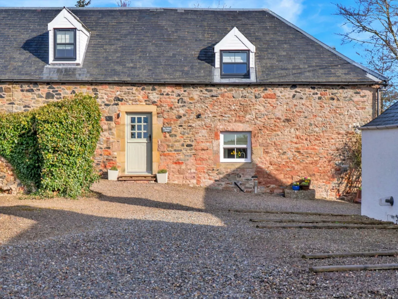 The Wheel House-Buiten