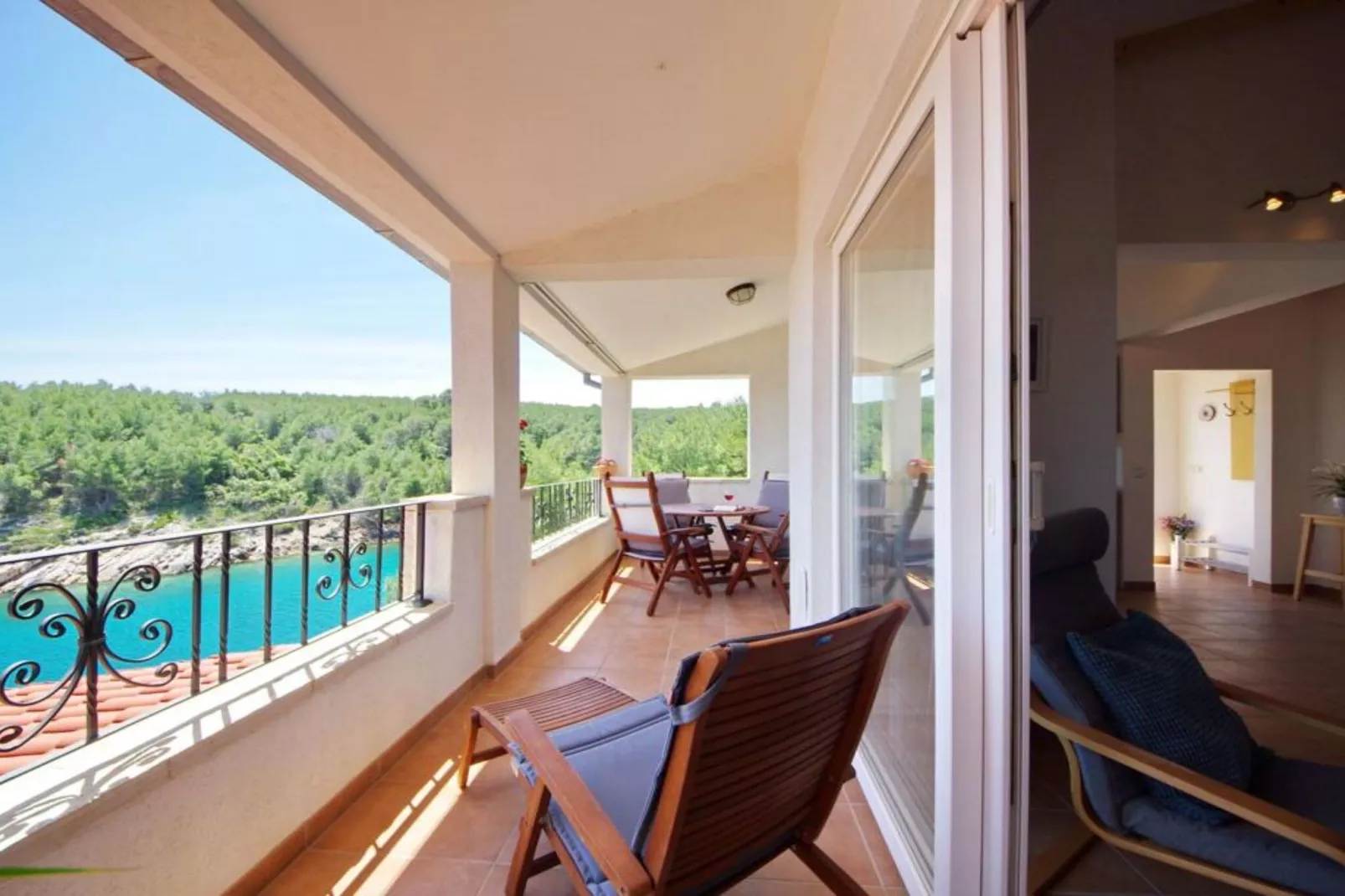 Two-Bedroom Apartment (Lavanda)-Terras