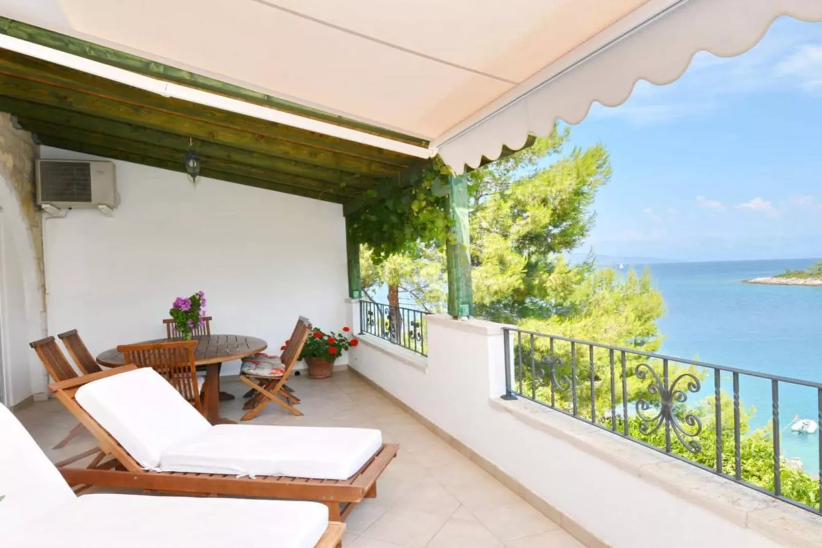 Two-Bedroom Apartment (Maslina)-Terras