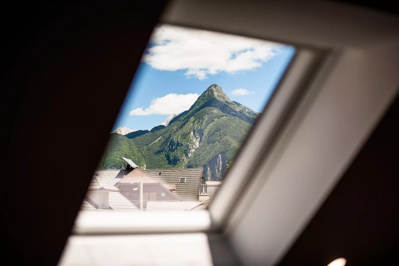 Mountain View Haven Apartments - One Bedroom Apartment  with Balcony-Uitzicht