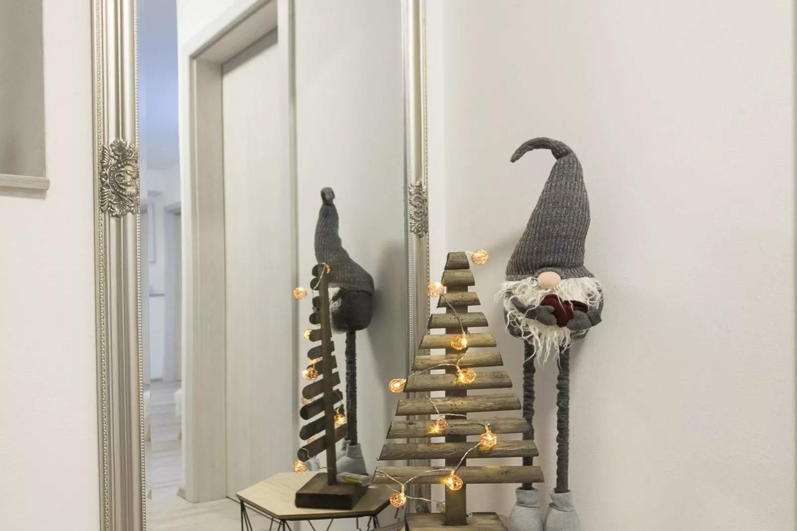 Downtown Koper Spacious Apartment with Balcony - Two Bedroom Apartment with Balcony-Binnen