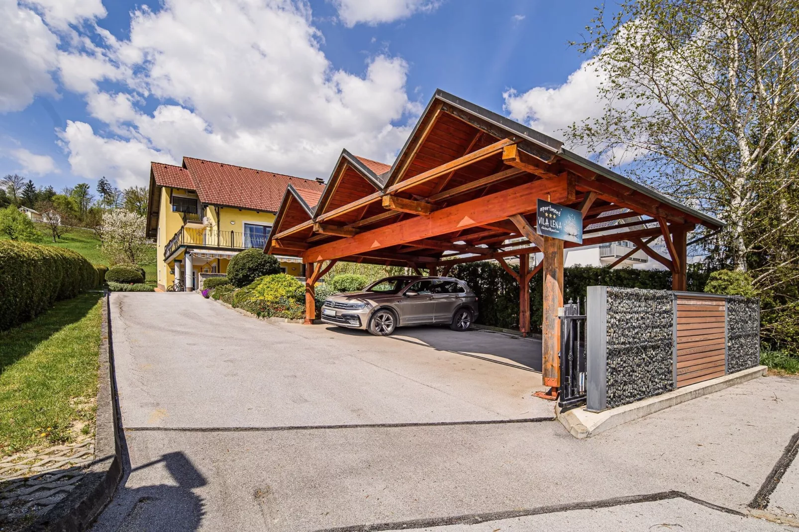 Sunny and Spacious Apartments with Terrace near Water Park - Three Bedroom Apartment with Terrace-Buitenlucht