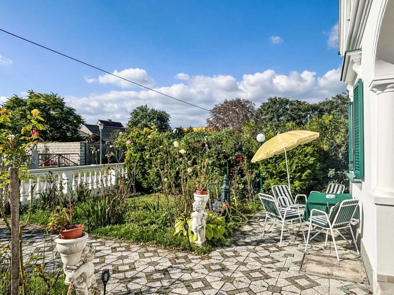 Großmutters Ferienhaus-Buiten