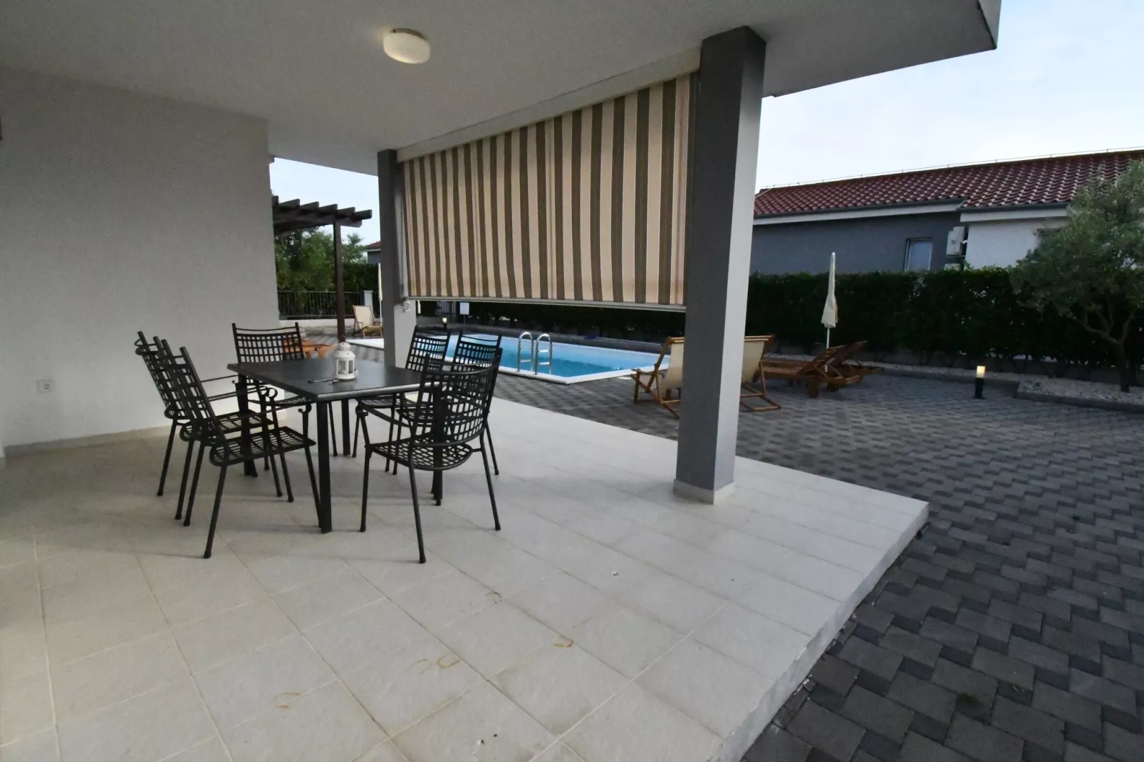 Luxury Escape with Swimming Pool & Modern Design -Deluxe Four Bedroom Villa with Private Pool (Villa 6)-Buitenlucht