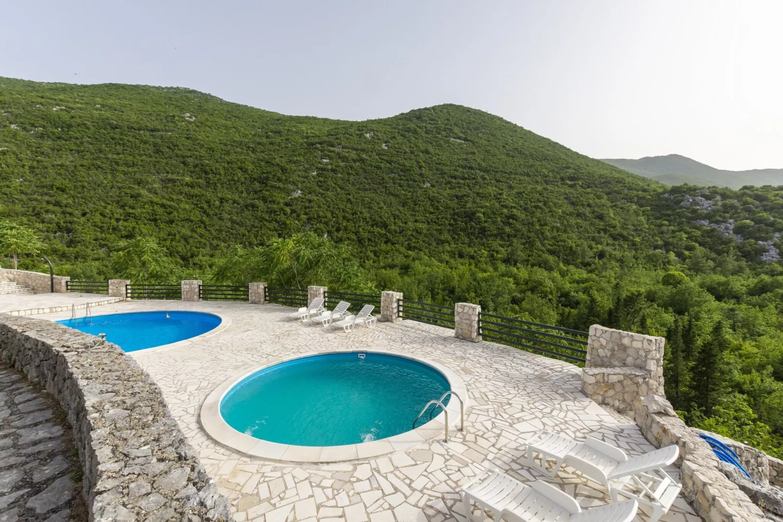 Rustical Resort Kokorići with Shared Outdoor Swimming Pool - One Bedroom Apartment with Terrace-Zwembad