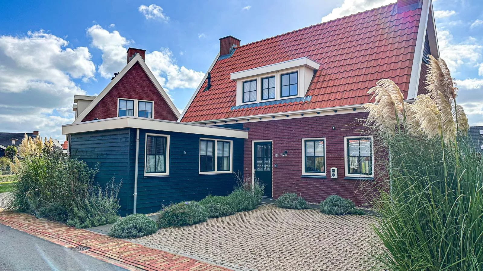 Coast and Calm 63-Buitenkant zomer