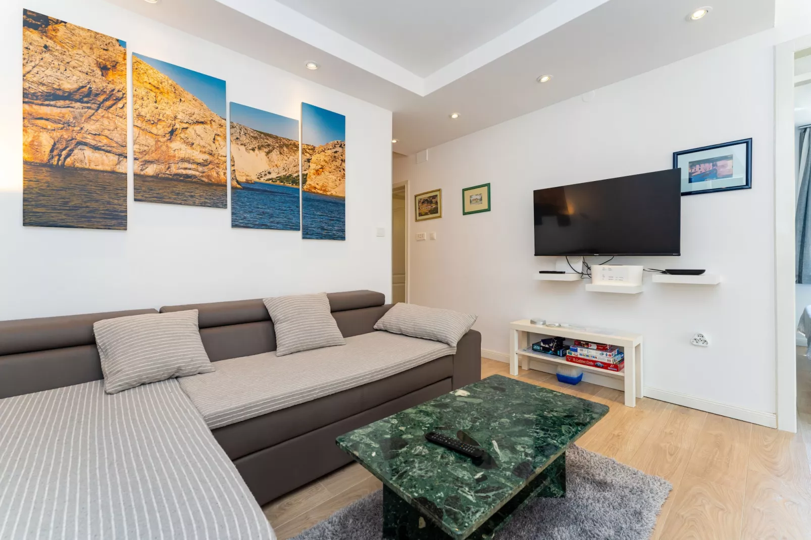 Villa Sucic with private pool-Woonkamer