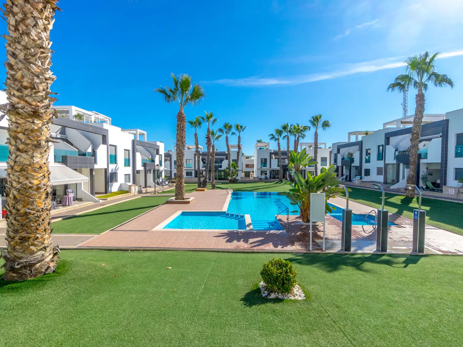 Oasis Beach 1-Buiten