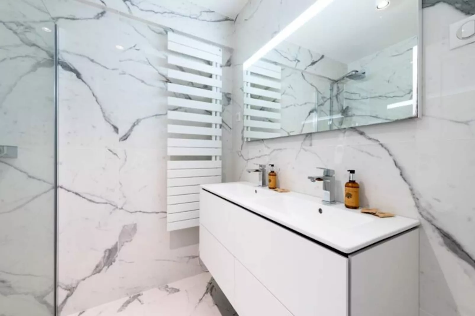 Résidence Spacieux 3p En R&eacute;sidence Avec Piscine-Niet-getagd