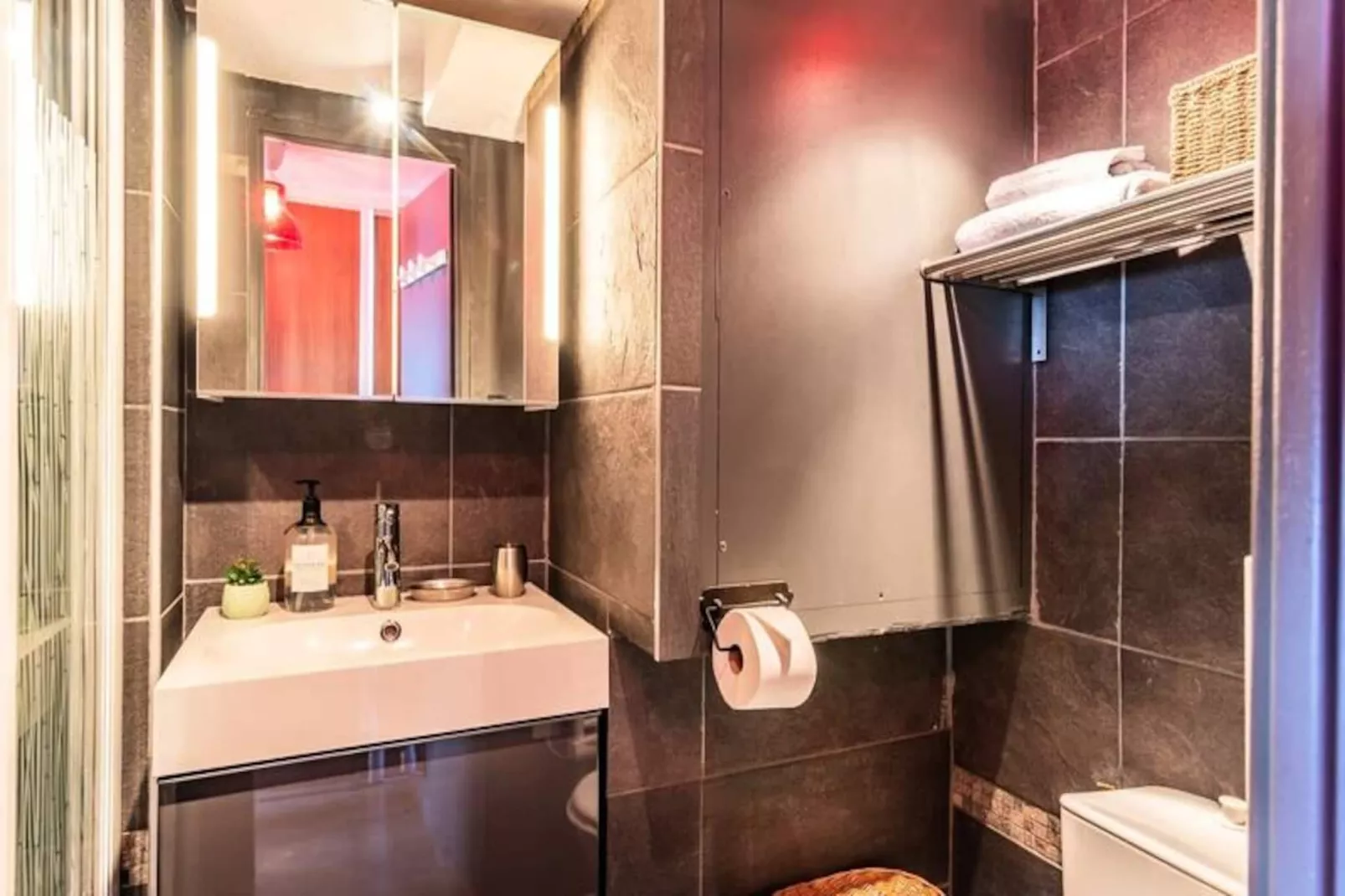 Slow Chalet Montblanc Soleil Sur Les Pistes Ascenseur Balcon, Vue, Parking-Niet-getagd