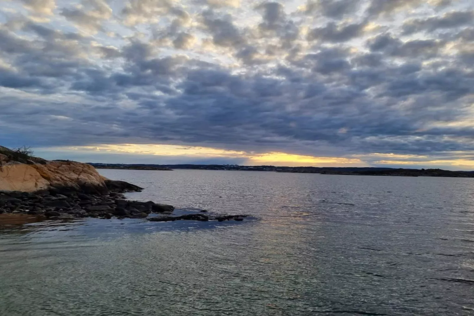 Magisch kusttoevluchtsoord op Tjorn-By Traum-Waterzicht