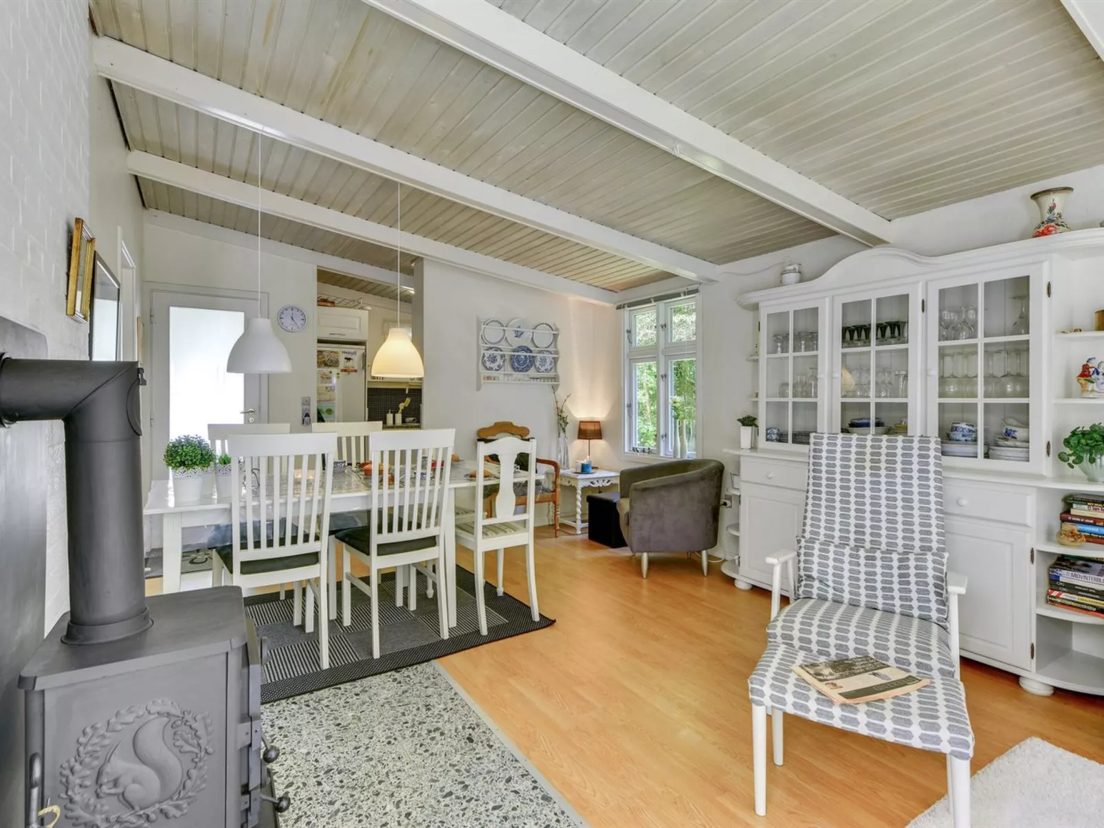 "Deik" - 2km to the fjord-Binnen