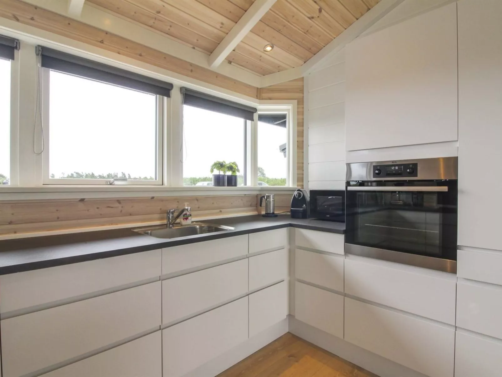 "Ariadne" - 900m from the sea-Binnen