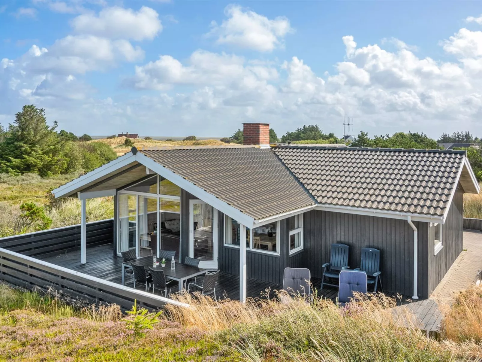 "Electra" - 500m to the fjord-Buiten