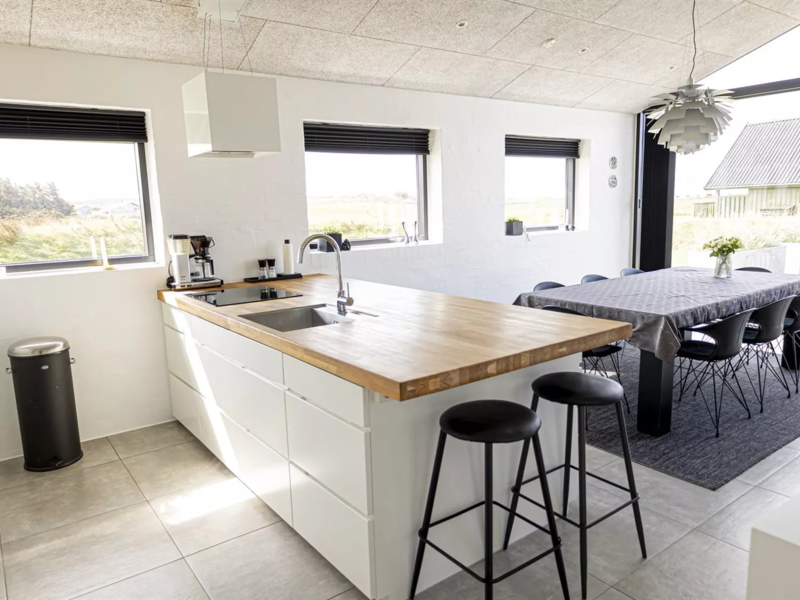 "Volfgang" - 250m from the sea-Binnen