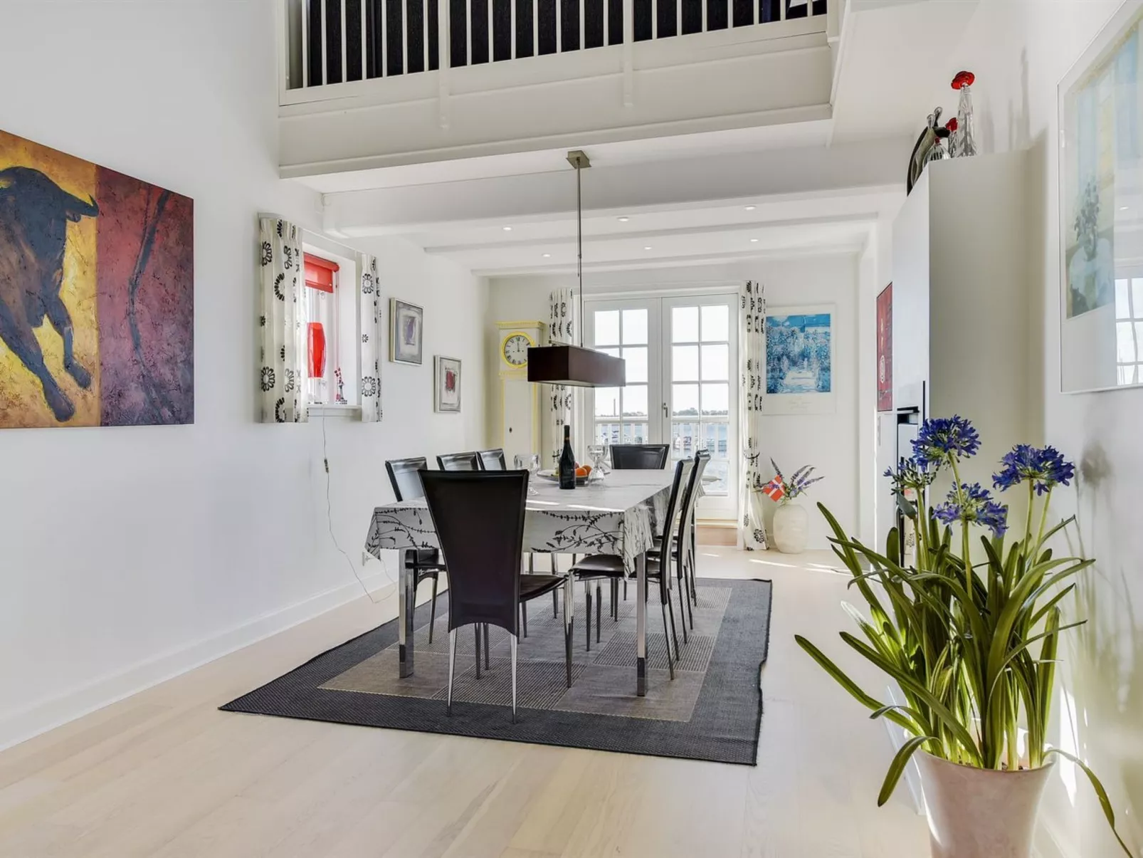 "Joar" - 5m to the fjord-Binnen