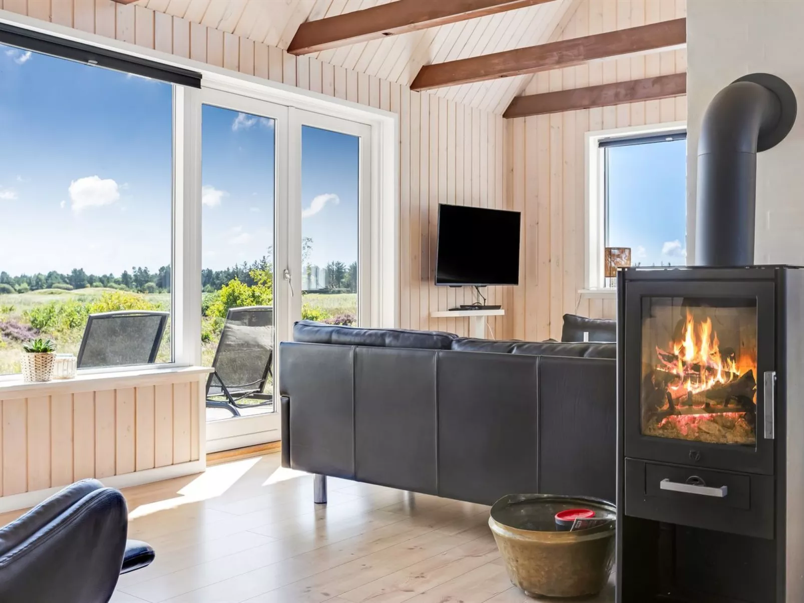 "Clare" - 4km from the sea-Binnen