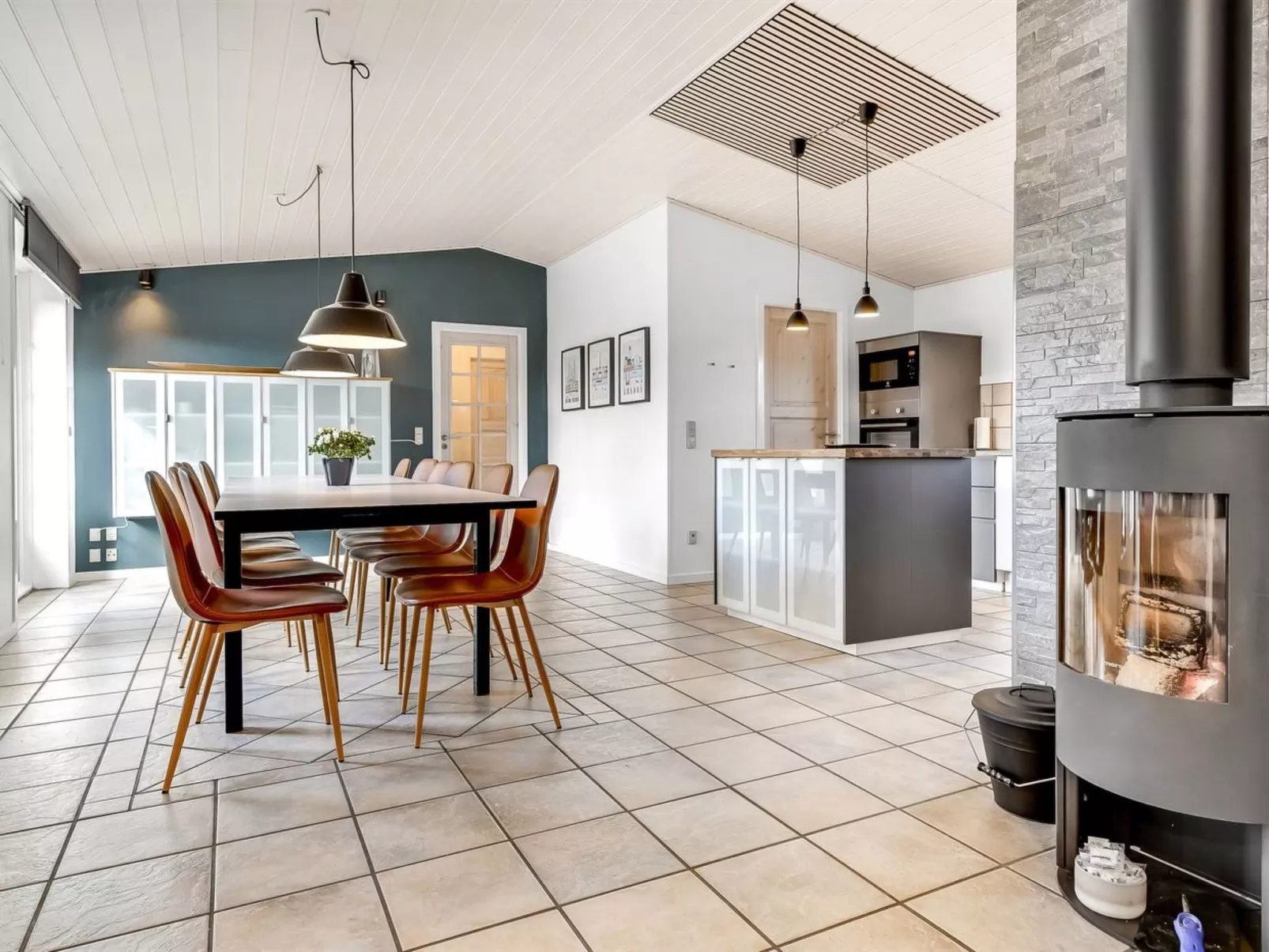 "Alfrida" - 1.5km from the sea-Binnen