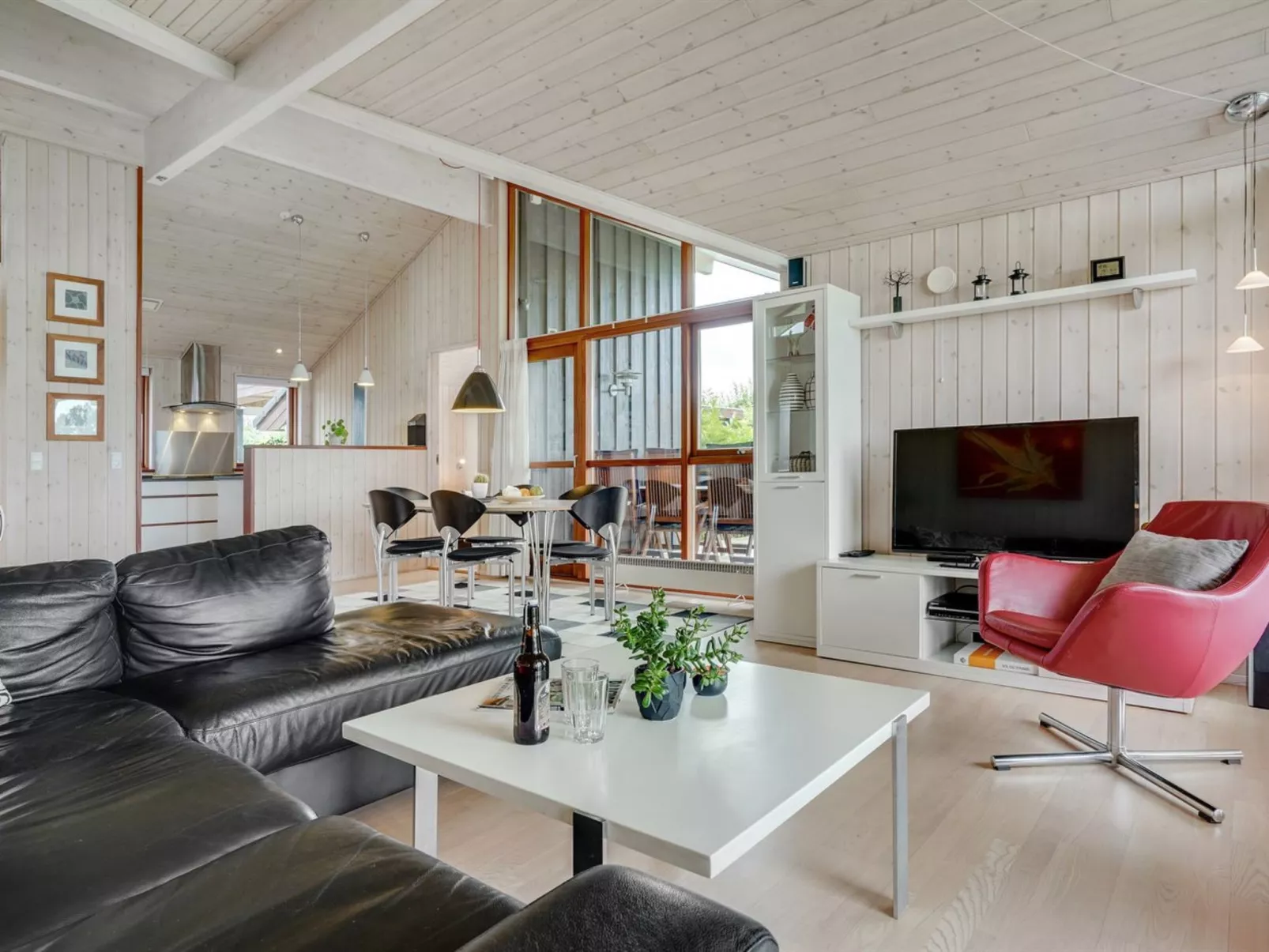 "Juliana" - 400m from the sea-Binnen