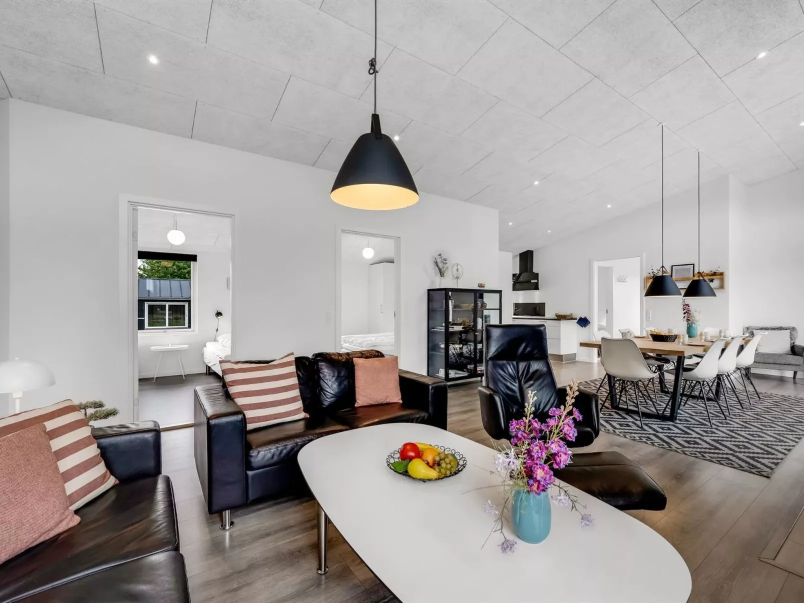 "Weike" - 950m to the fjord-Binnen