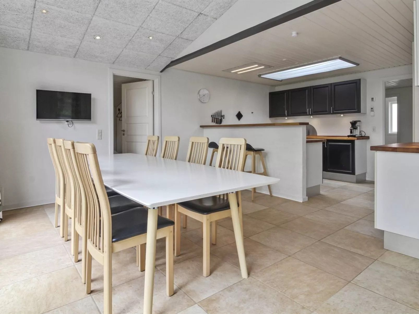 "Vieno" - 2.6km from the sea-Binnen