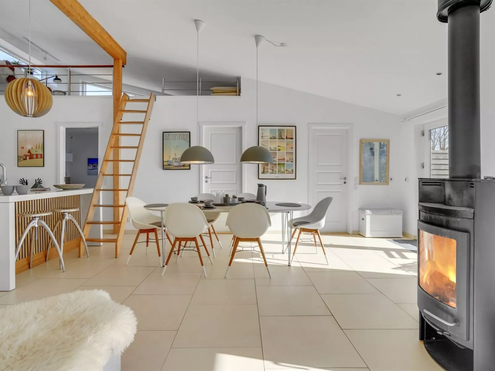 "Biorn" - 70m from the sea-Binnen