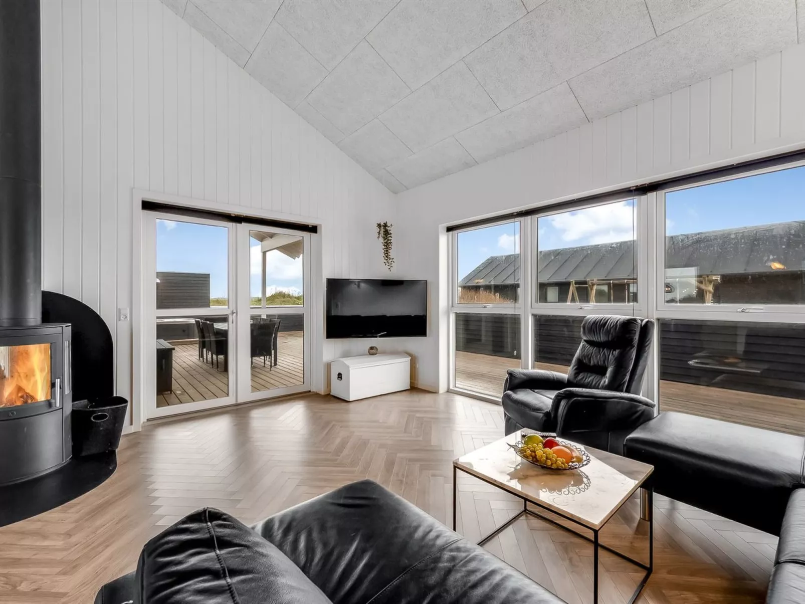 "Markku" - 400m from the sea-Binnen