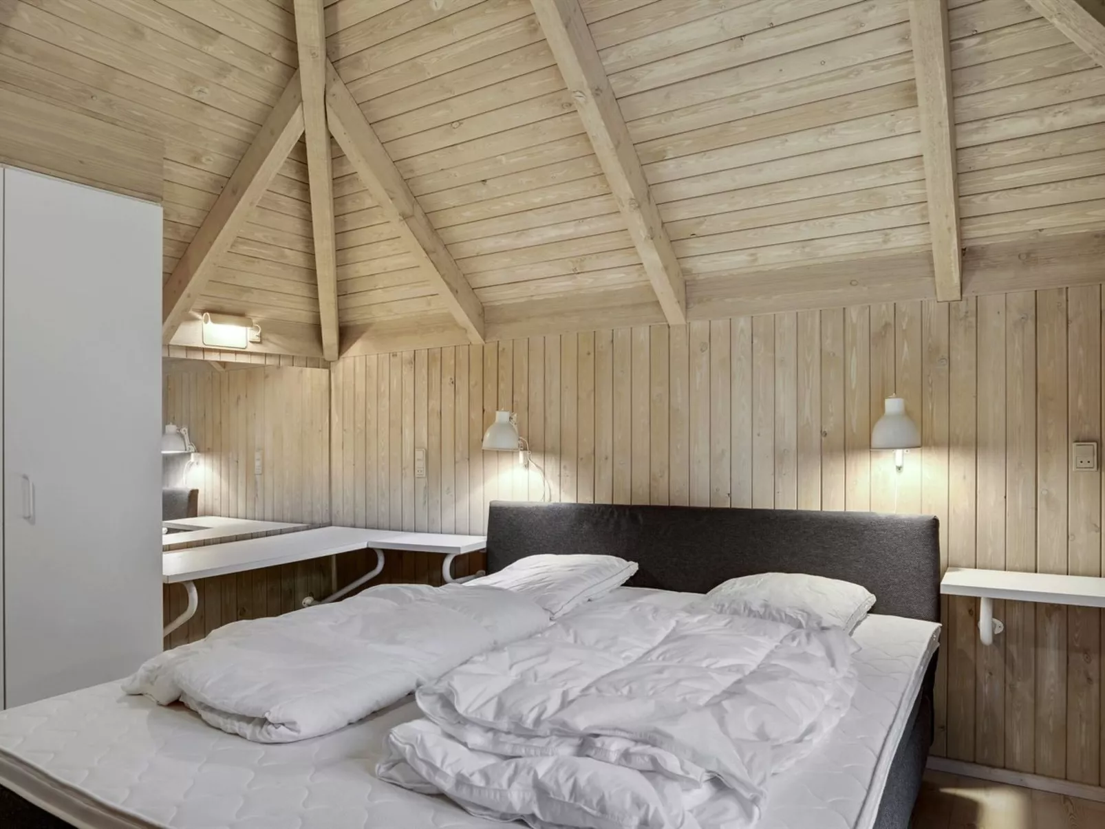 "Catarine" - 1.1km from the sea-Binnen