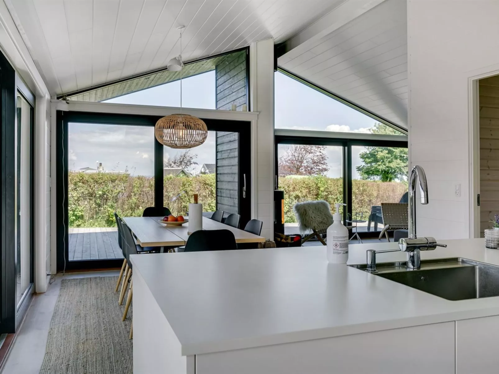 "Kjell" - 100m from the sea-Binnen