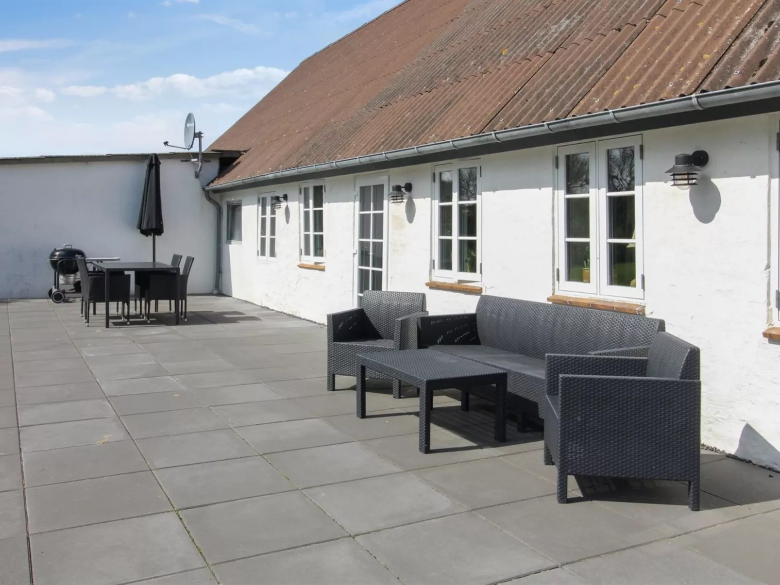 "Dolfine" - 15km from the sea-Buiten